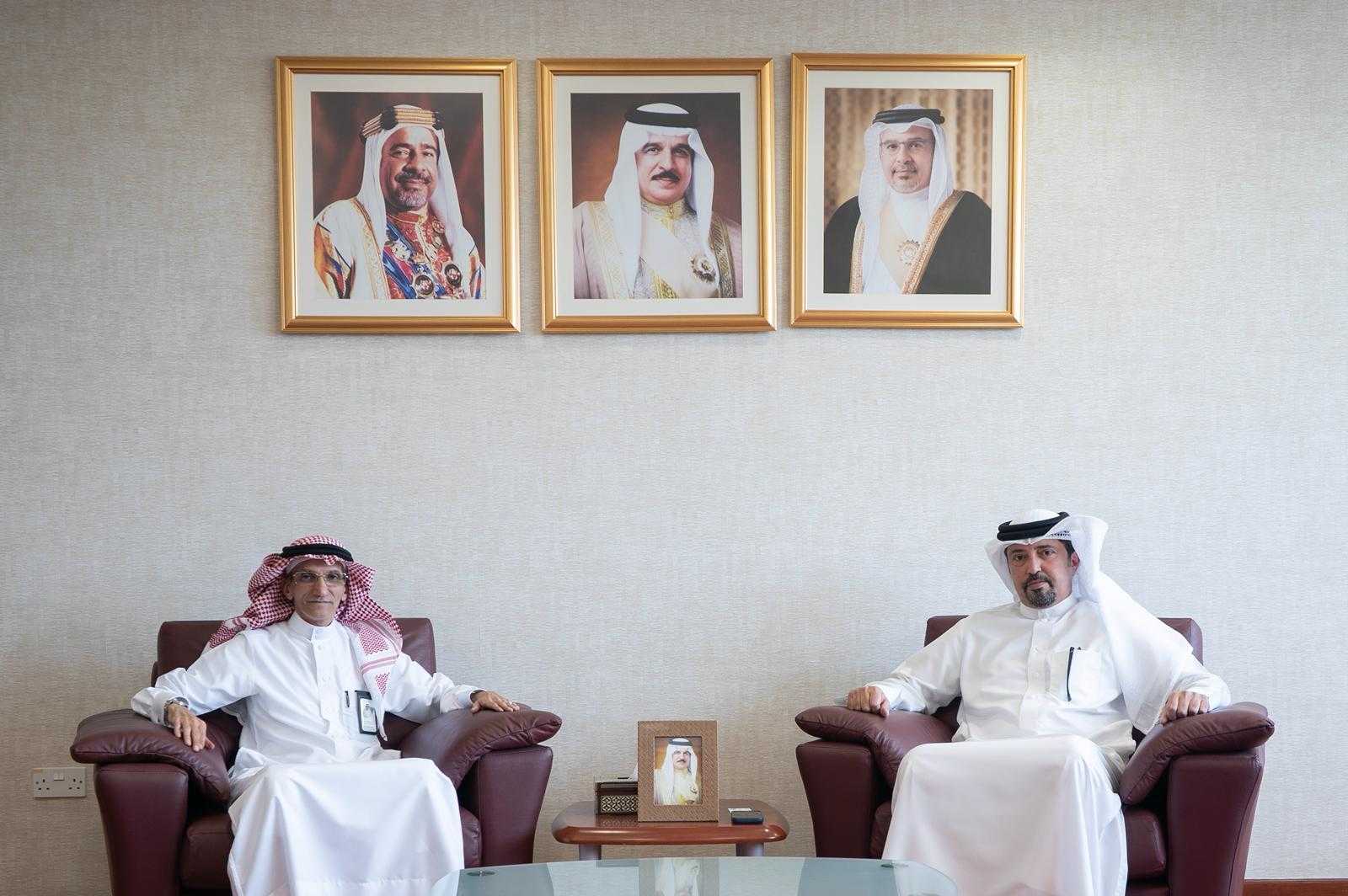 في اجتماع رئيس الجمارك والرئيس التنفيذي للمؤسسة .... تطوير الخدمات على جسر الملك فهد يسهم في انسيابية سلاسل الإمداد ورفع كفاءة حركة البضائع<